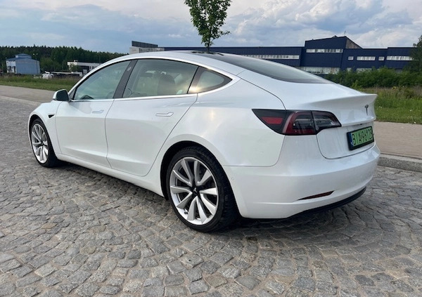 Tesla Model 3 cena 122000 przebieg: 57500, rok produkcji 2019 z Białystok małe 154